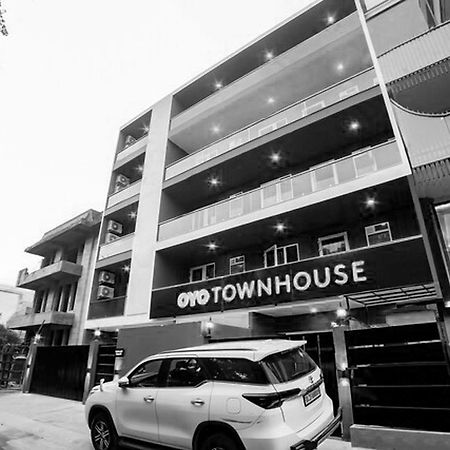 Hotel Super Townhouse Near Appu Ghar Gurgaon Esterno foto