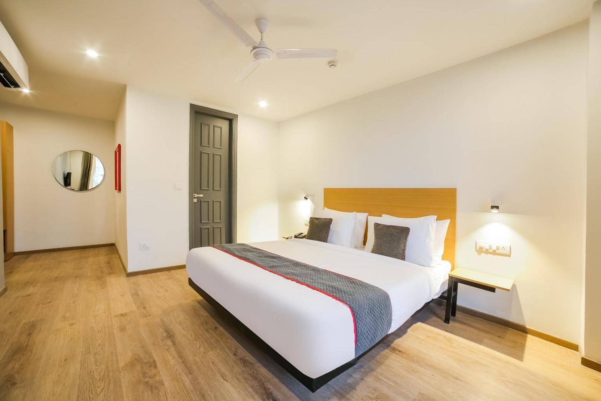 Hotel Super Townhouse Near Appu Ghar Gurgaon Esterno foto