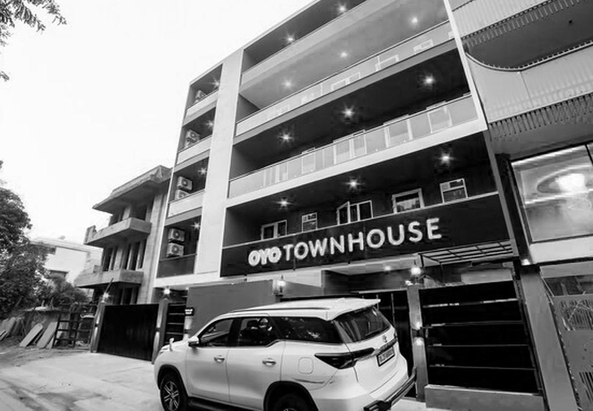 Hotel Super Townhouse Near Appu Ghar Gurgaon Esterno foto
