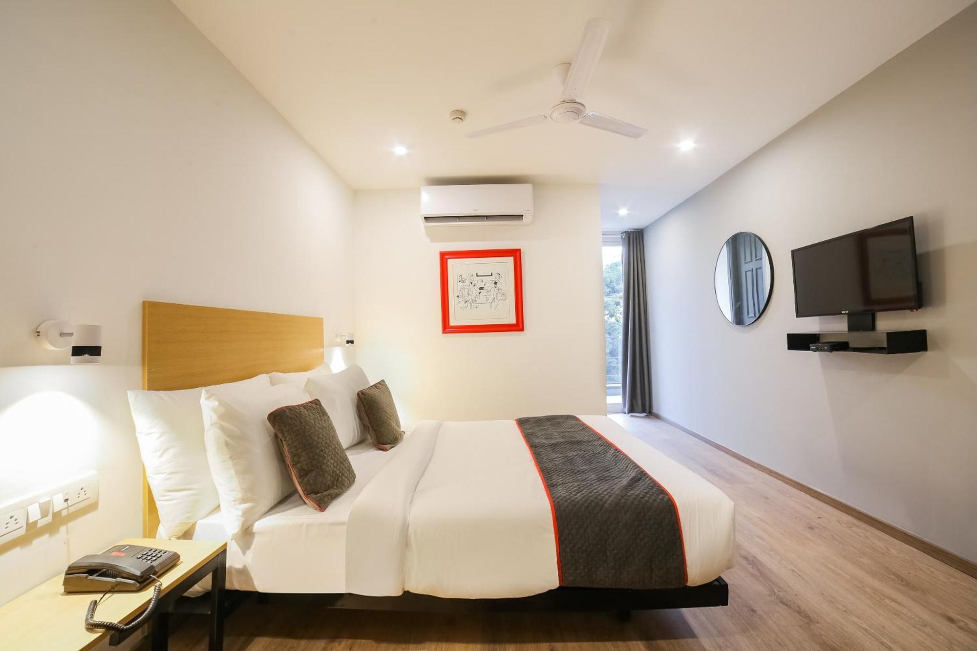Hotel Super Townhouse Near Appu Ghar Gurgaon Esterno foto