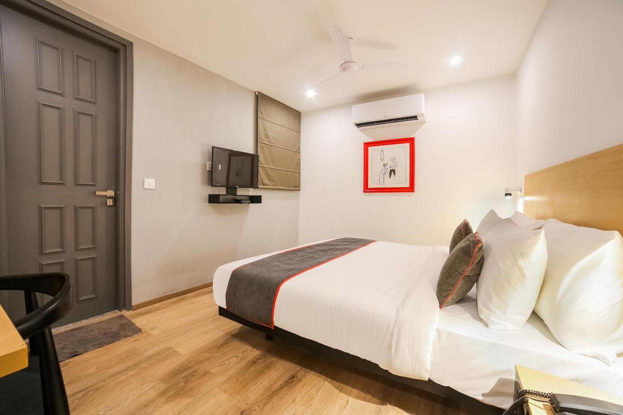 Hotel Super Townhouse Near Appu Ghar Gurgaon Esterno foto