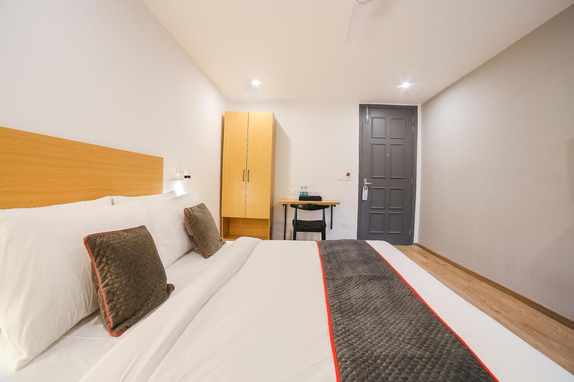 Hotel Super Townhouse Near Appu Ghar Gurgaon Esterno foto