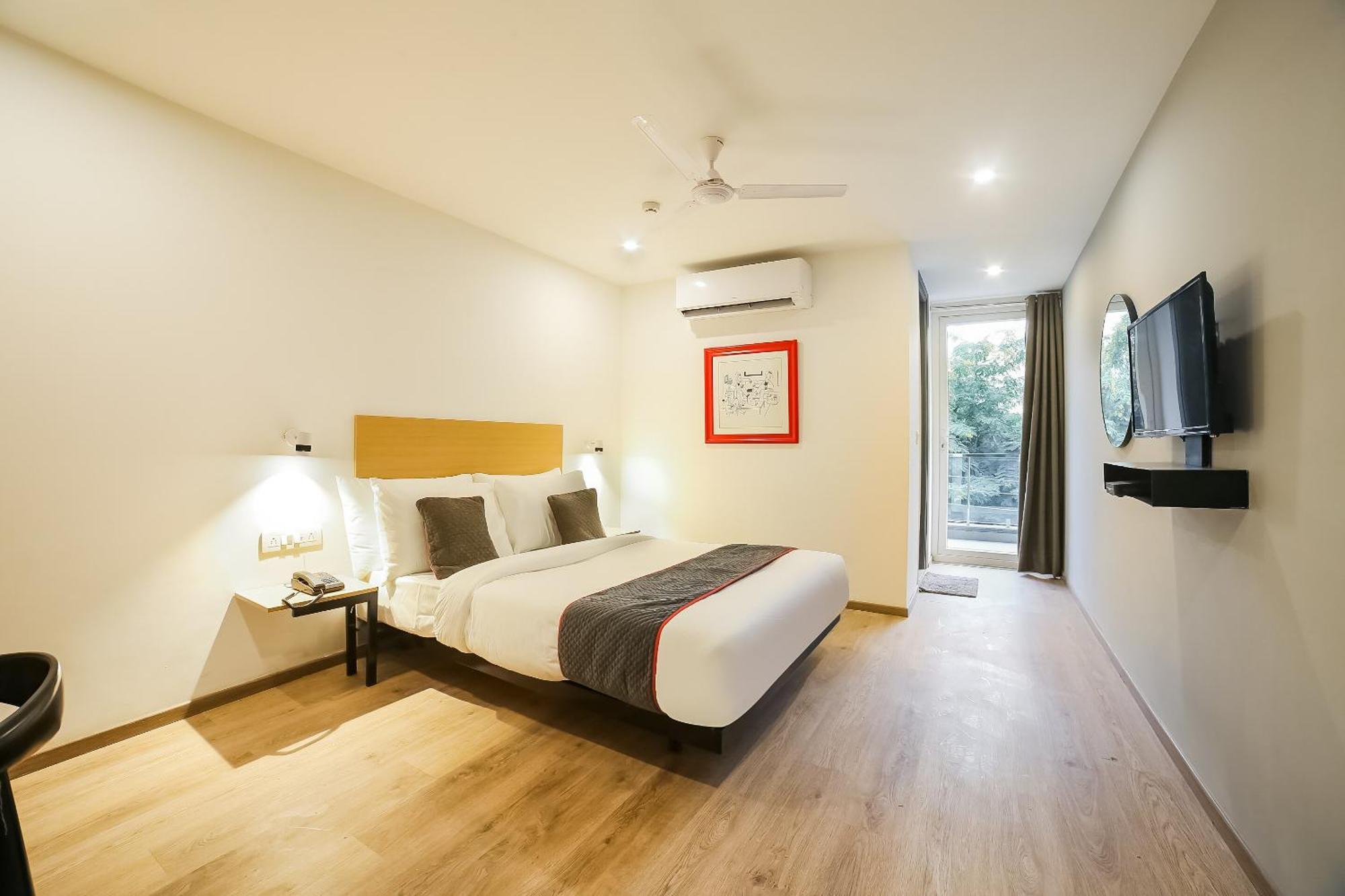 Hotel Super Townhouse Near Appu Ghar Gurgaon Esterno foto
